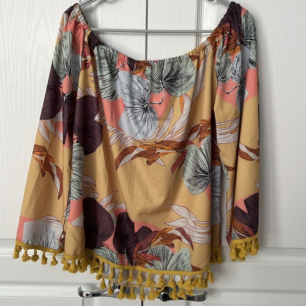 Women’s plus tropical print off shoulder, tassel trim shirt - Picture 3 of 5